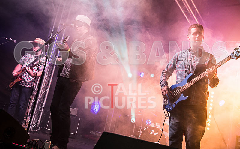 J-C The Looney Tunes Band-19 - J-C & THE LOONEY TUNES BAND