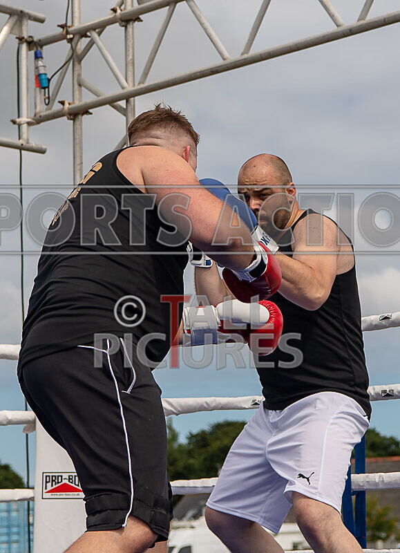 BOUT 2- Dave Tornado Taylor v Marvin Le Marvellous Odillard-21 - BOUT 2- Dave 'Tornado' Taylor v Marvin 'Le Marvellous' Odillard