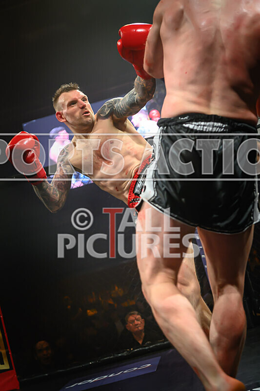 BOUT- 10 - Johan Pols v Ralph Pickering-13 - BOUT 10 - Johan Pols v Ralph Pickering