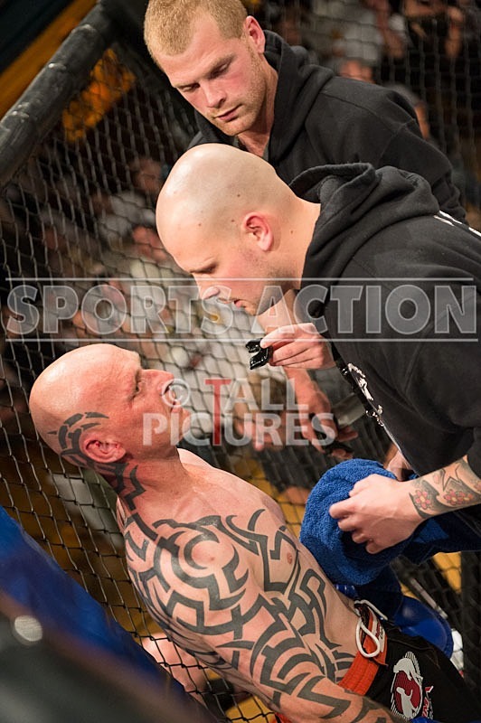 Cage Fighting_2012_Bout 10-21 - BOUT-10