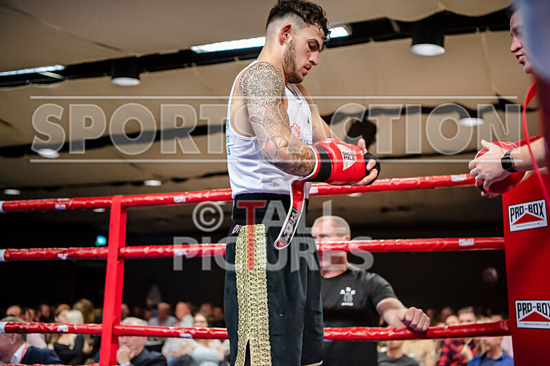 BOUT 13_Billy Poullain v Arran Devine-2 - BOUT 13_Billy Poullain v Arran Devine