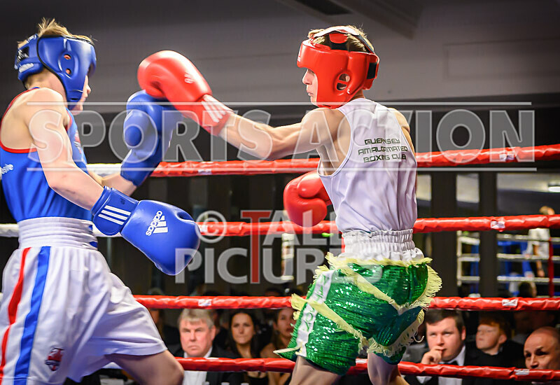 BOUT- 5 - Arnie Watson v Ryan Henry-13 - BOUT 5 - Arnie Watson v Ryan Henry
