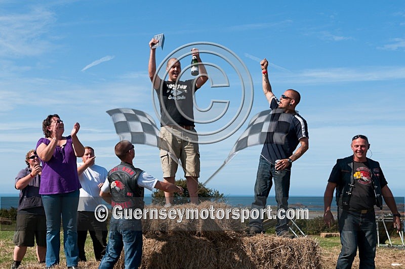 Hogwash_09-98 - HOGWASH 2009 - SCENE