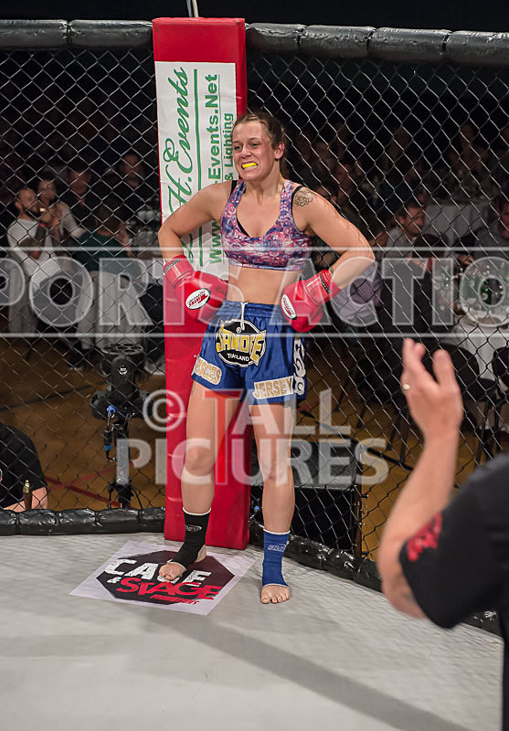 Stephanie Douglas v Lauren Sillence-26 - BOUT 6