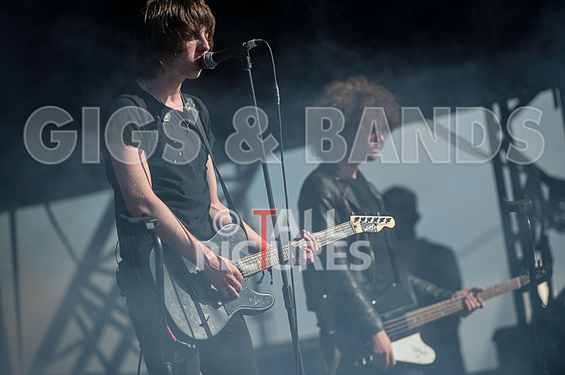 Catfish and the Bottlemen-26 - CATFISH AND THE BOTTLEMEN