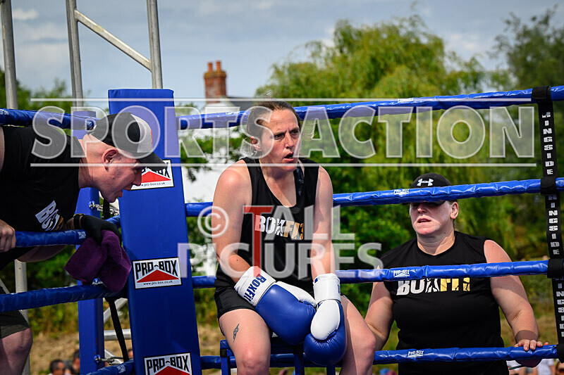BOUT 1 - Emma the Mentalist Martin v Joanna the Hammer Wheatley-28 - BOUT 1 - Emma 'the Mentalist' Martin v Joanna 'the Hammer' Wheatley