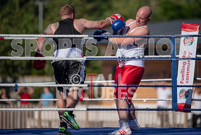 BOUT-1- Matthew The Scooby Alderton v Ian Blind Date Champion-19 - BOUT-1 Matthew 'The Scooby' Alderton v Ian 'Blind Date' Champion