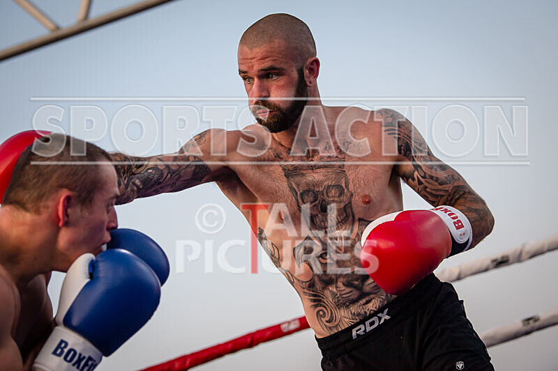 BOUT 14 - Koen -Kraken- Le Prevost v Lewis Bourgaize-29 - BOUT 14 - Koen 'Kraken' Le Prevost v Lewis Bourgaize