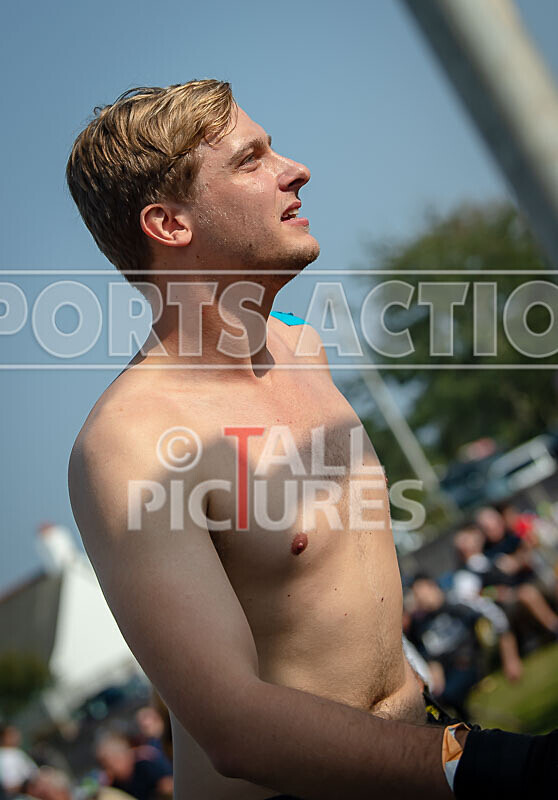 BOUT 4 - Alex -Quarter Pounder- Finer v Chris -Granite- Gavey-3 - BOUT 4 - Alex 'Quarter Pounder' Finer v Chris 'Granite' Gavey