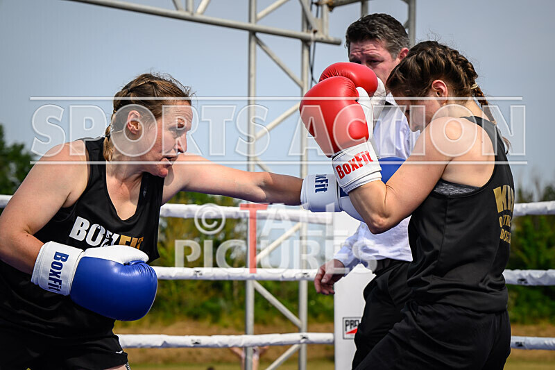 BOUT 1 - Emma the Mentalist Martin v Joanna the Hammer Wheatley-9 - BOUT 1 - Emma 'the Mentalist' Martin v Joanna 'the Hammer' Wheatley