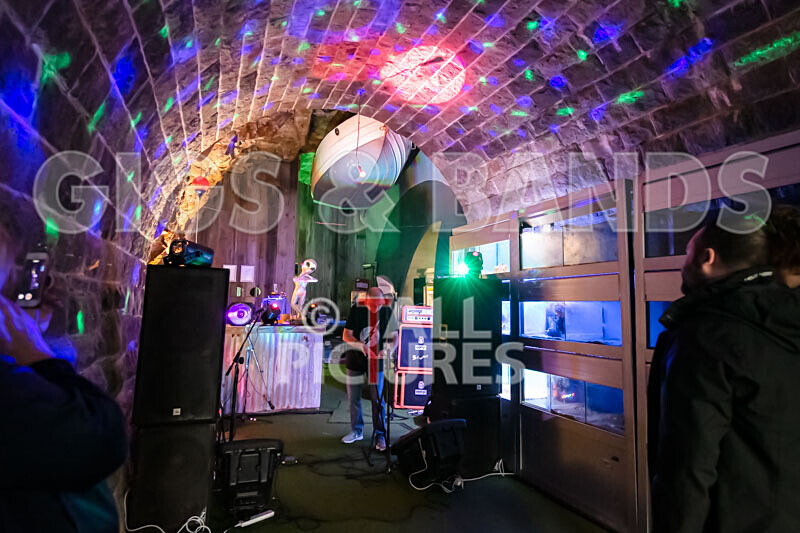 Aquarium Pop-up Gig 2019-20 - AQUARIUM POP-UP GIG 2019