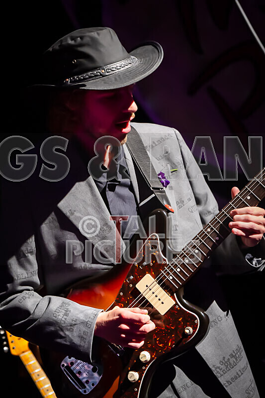 The Pips-105 - THE PIPS