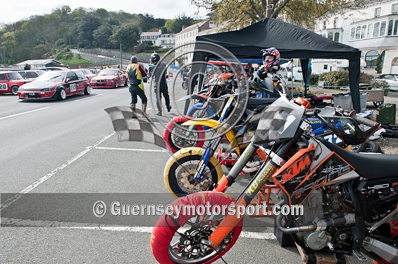 Hill Scene_2010-5 - BIKES 2010-05-03