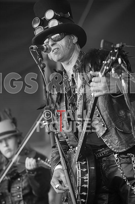 The Crowman-31 - THE CROWMAN & FIDDLING PIXIE