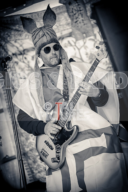 The Bensons-79 - THE BENSONS