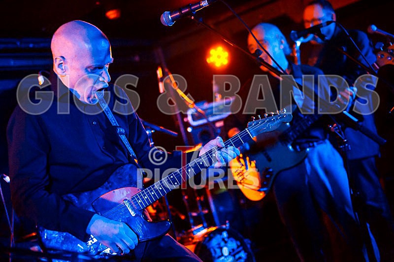 Norman Watt-Roy Band-113 - THE NORMAN WATT-ROY BAND with WILKO JOHNSON