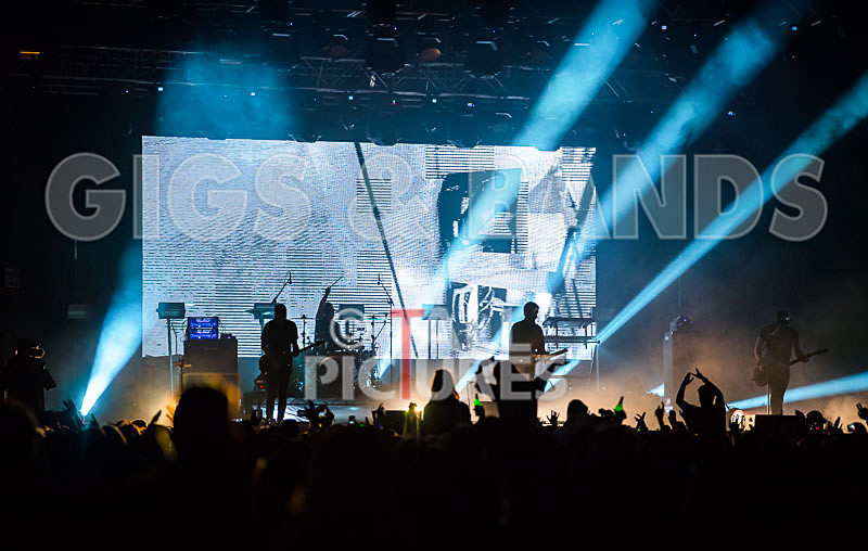 Pendulum Live-33 - PENDULUM LIVE