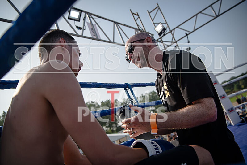 BOUT 4 - Alex -Quarter Pounder- Finer v Chris -Granite- Gavey-15 - BOUT 4 - Alex 'Quarter Pounder' Finer v Chris 'Granite' Gavey