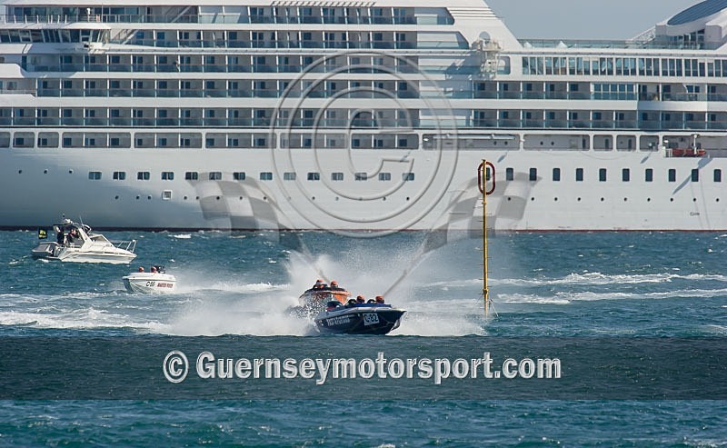 Powerboat Race_25-08-2013-52 - RACE-11 NORTH BEACH