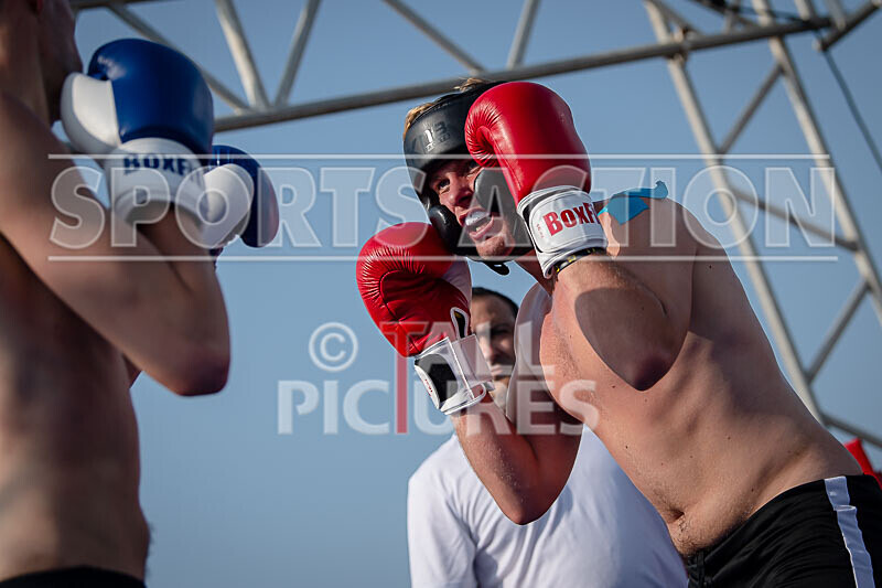 BOUT 4 - Alex -Quarter Pounder- Finer v Chris -Granite- Gavey-28 - BOUT 4 - Alex 'Quarter Pounder' Finer v Chris 'Granite' Gavey