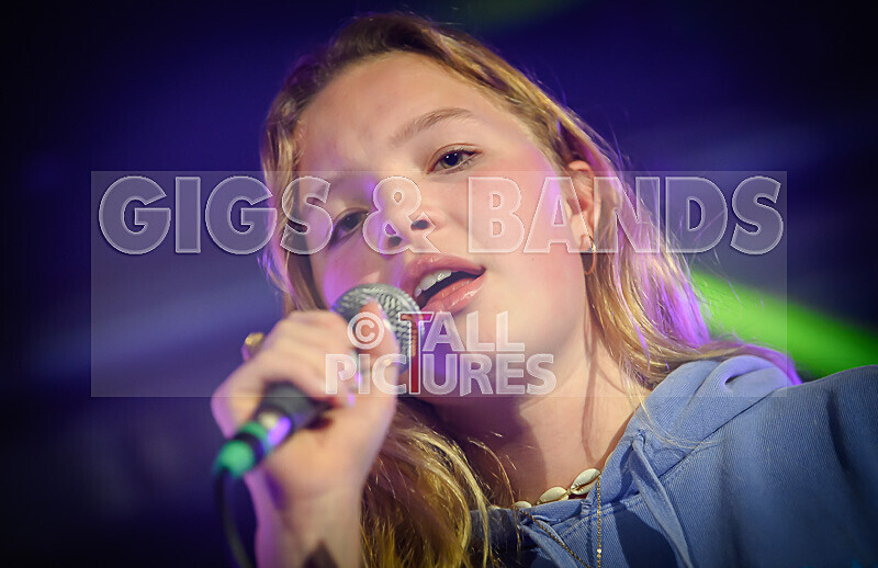 Motionless-51 - MOTIONLESS