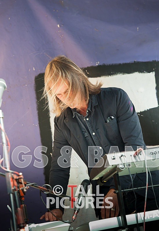 VEF Beach Life 2011-12 - BEACH LIFE 2011