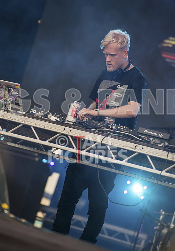 Snakehips-20 - SNAKEHIPS