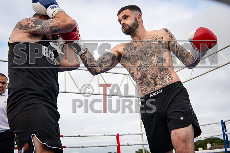 BOUT 14- Koen Kraken Le Prevost v Alec the Bomber Bailey-10 - BOUT 14- Koen 'Kraken' Le Prevost v Alec 'the Bomber' Bailey