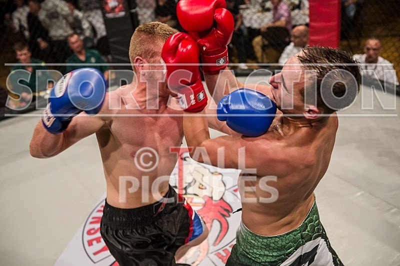 Cage Fighting_2012_Bout 2-11 - BOUT-2