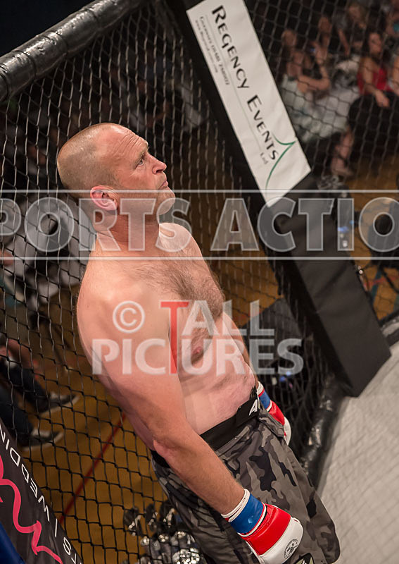 Shane Bentley v Jesse James-5 - BOUT 12