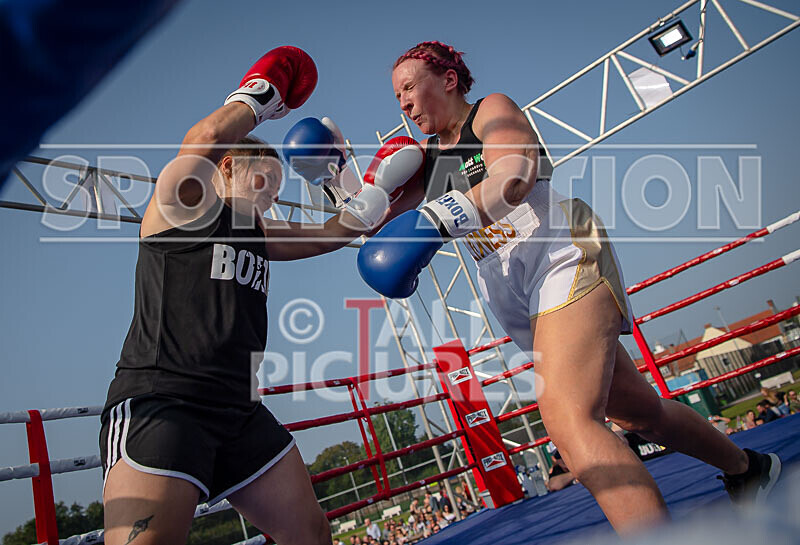 BOUT 5 - Emma -the Mentalist- Martin v Katie -the Lioness- Le Tissier- - BOUT 5 - Emma 'the Mentalist' Martin v Katie 'the Lioness' Le Tissier