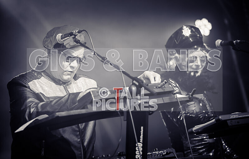 Fade 2 Grey-515 - FADE 2 GREY