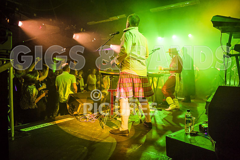 Fade2Grey-390 - FADE2GREY