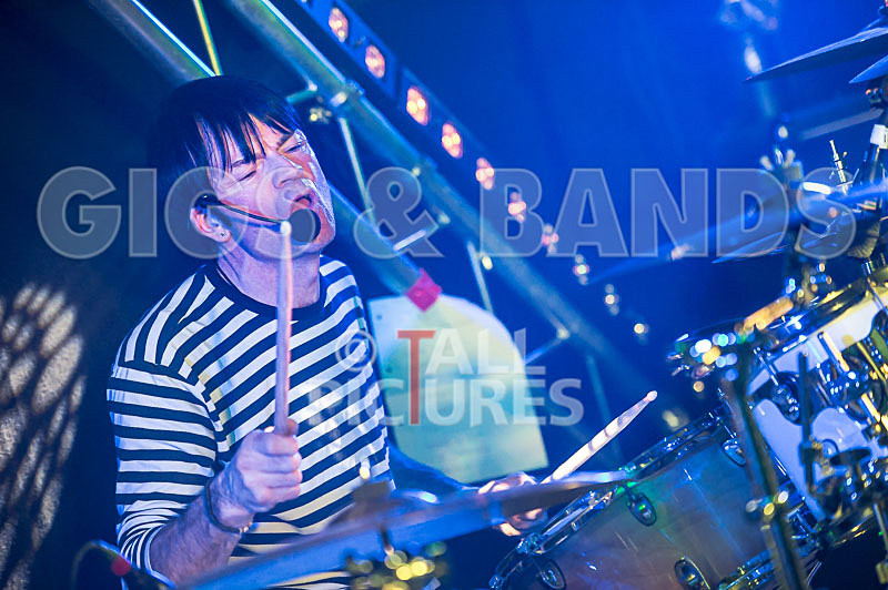 The Electric Shakes-65 - THE ELECTRIC SHAKES