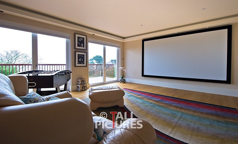 Avolution_Shoot-5-21 - LARGE SCREEN & PROJECTOR