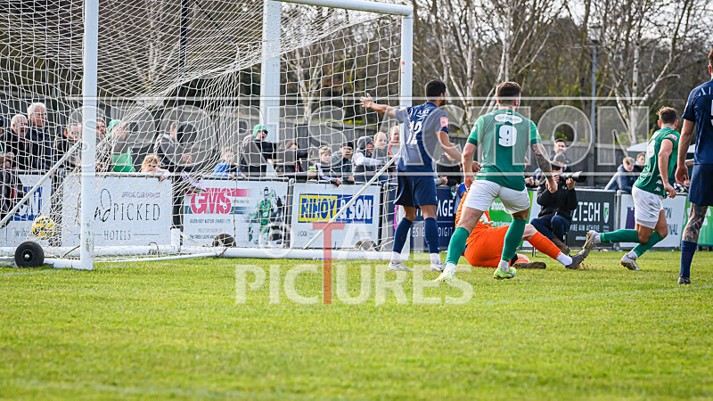 GFC v Binfield FC-83 - GFC v BINFIELD FC