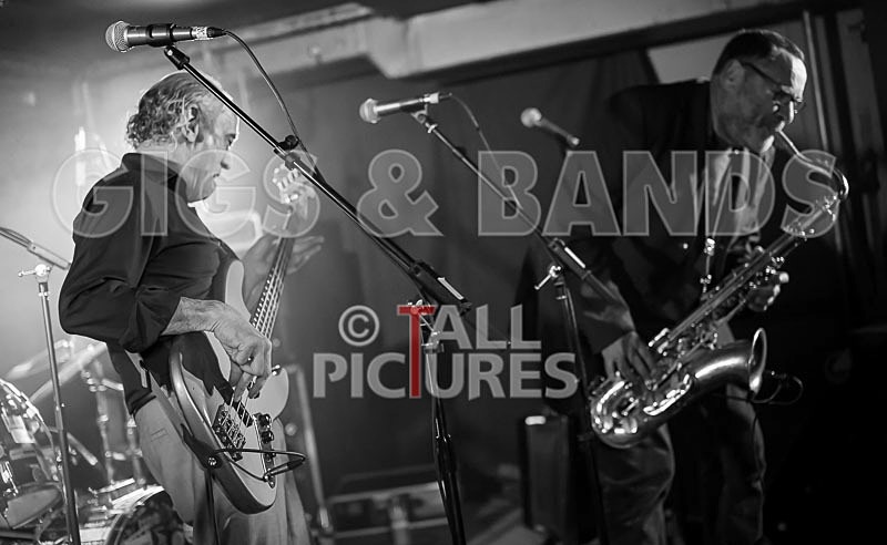 Norman Watt-Roy Band-110 - THE NORMAN WATT-ROY BAND with WILKO JOHNSON