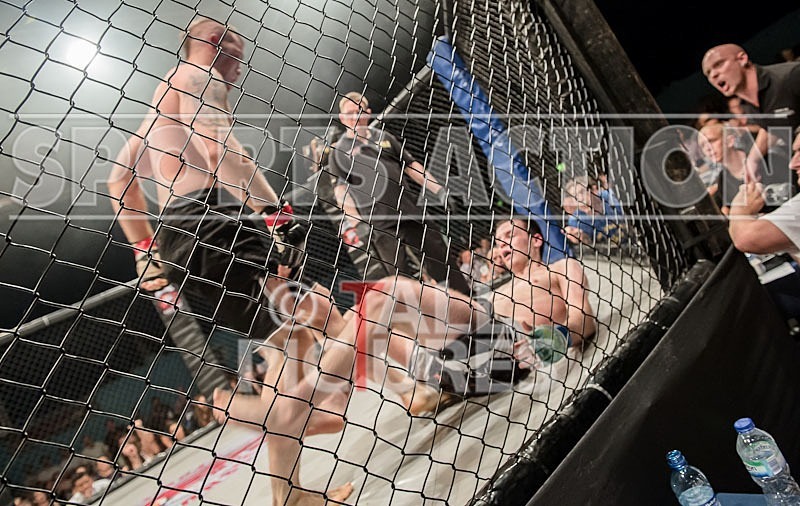 Cage Fighting_2012_Bout 11-9 - BOUT-11