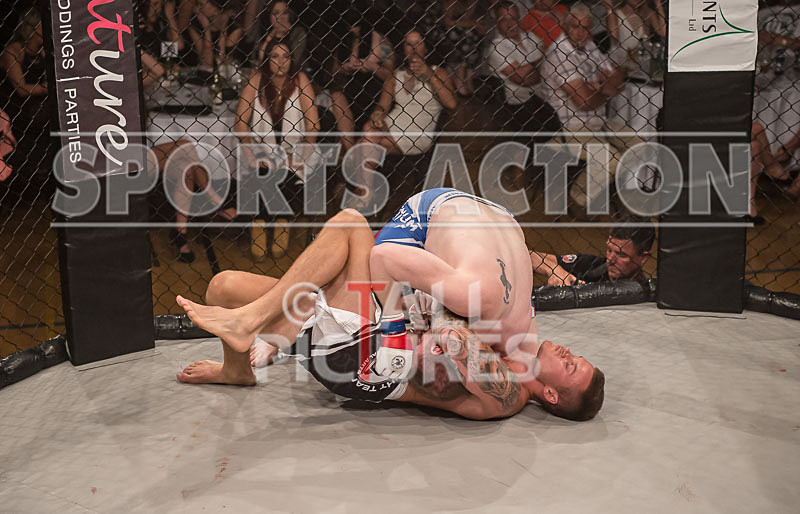 James Mapley v Chris Burton-27 - BOUT 14