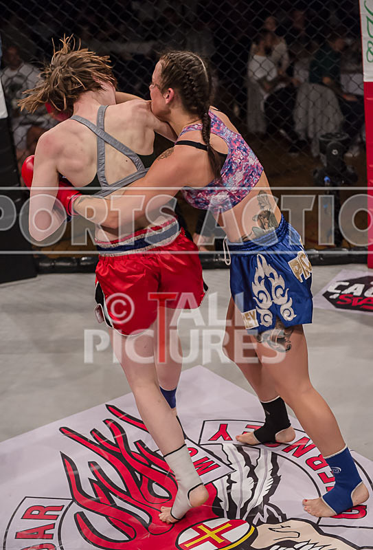 Stephanie Douglas v Lauren Sillence-34 - BOUT 6