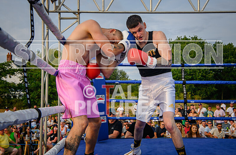 BOUT 11 - Raging Bull Jay Rive v Reece the Bomber Blondel-35 - BOUT 11 - 'Raging Bull' Jay Rive v Reece 'the Bomber' Blondel