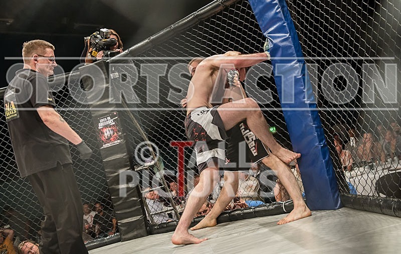 Cage Fighting_2012_Bout 11-31 - BOUT-11