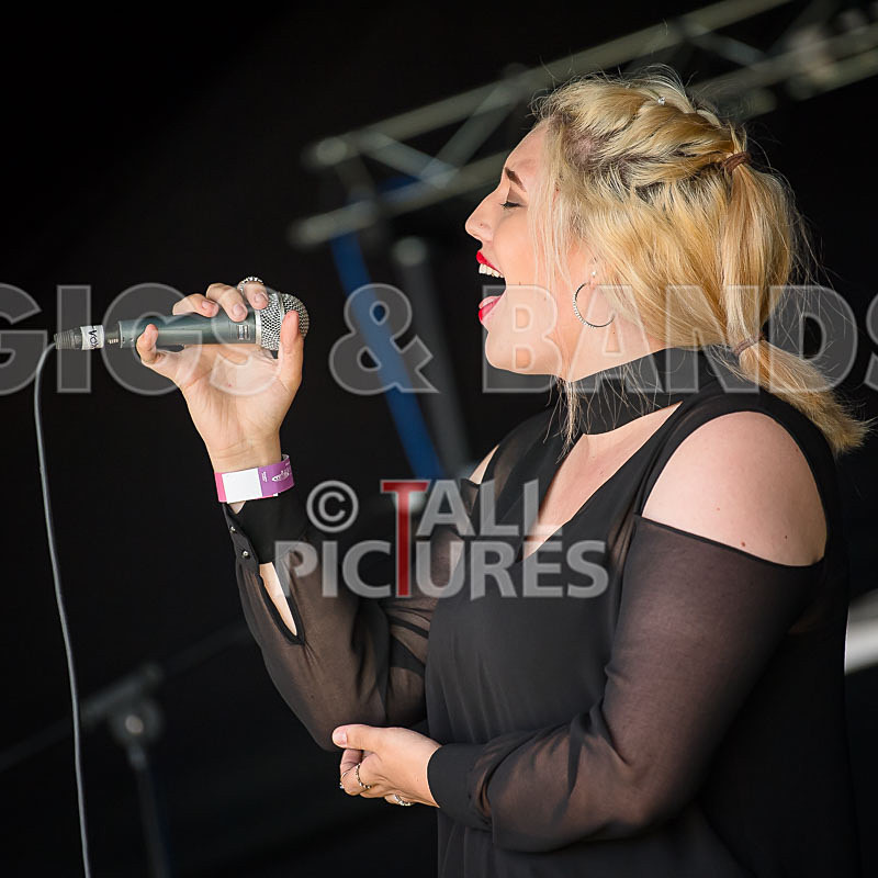 Issie  Ricky-8 - ISSIE & RICKY