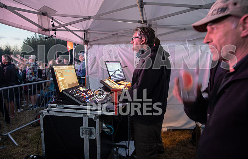 Fade2Grey-440 - FADE2GREY