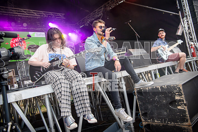 Russell the French Boys-13 - RUSSELL & THE FRENCH BOYS