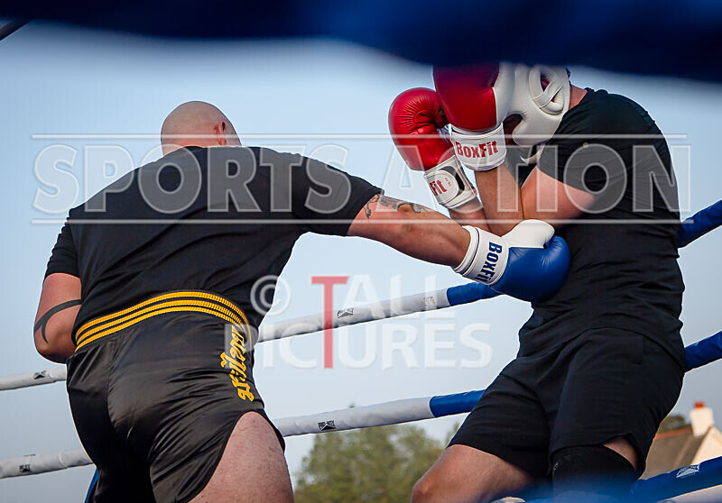 BOUT 12 - Ruairi -the Real Deal- ONeill v Jaques -Sharky- Colley-6 - BOUT 12 - Ruairi 'the Real Deal' O'Neill v Jaques 'Sharky' Colley