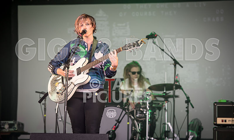 She Drew the Gun-7 - SHE DREW THE GUN