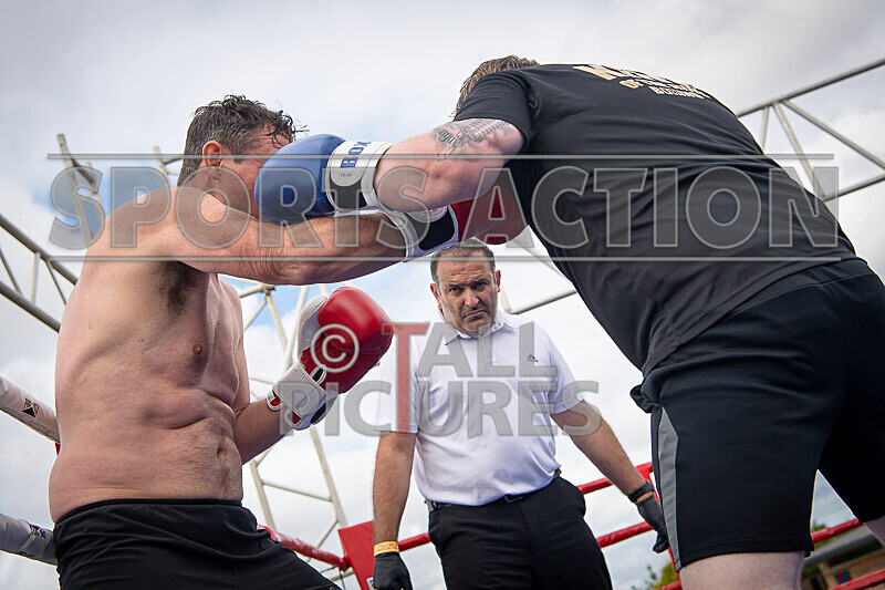 BOUT 4- Rollo 9 and a Half Digits v Tony Foxey Fox-50 - BOUT 4- Rollo '9 and a Half Digits' v Tony 'Foxey' Fox