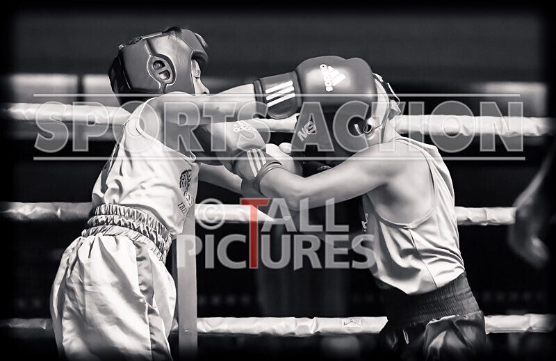 BOUT- 1 - Liam Duff v Jude Hudson-29 - BOUT: 1 - Liam Duff v Jude Hudson