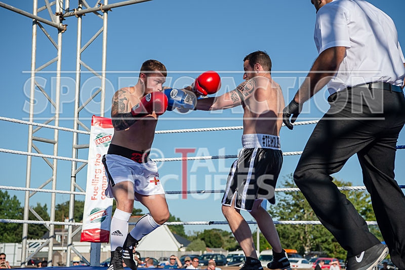 BOUT-3- Simon The Machine March v Rob The Brutal Brehaut-18 - BOUT-3 Simon 'The Machine' March v Rob 'The Brutal' Brehaut